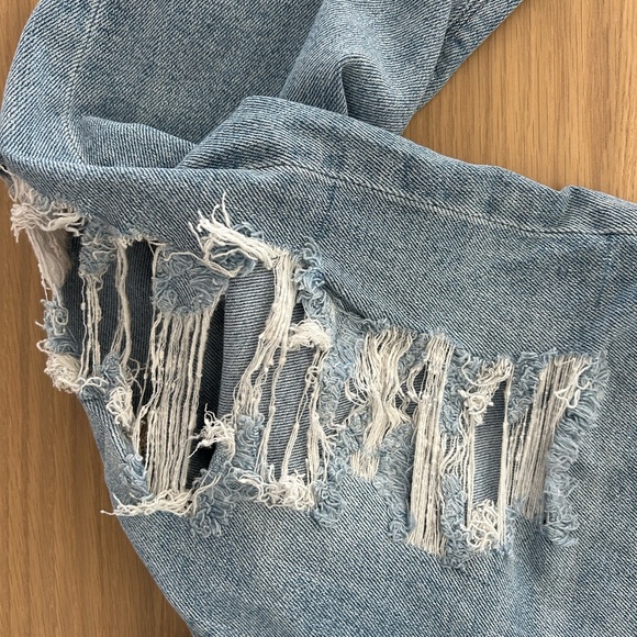 American Eagle Outfitters Blue Mom Jeans Distressed Relaxed Fit Size 8 - Picture 2 of 6